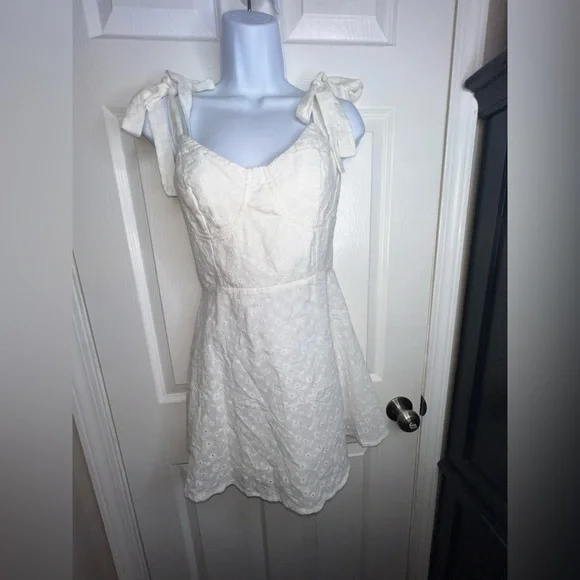 NWT Hello Molly Women’s Large US 8 You And I Tonight Dress Mini White AU 12 - Picture 2 of 16